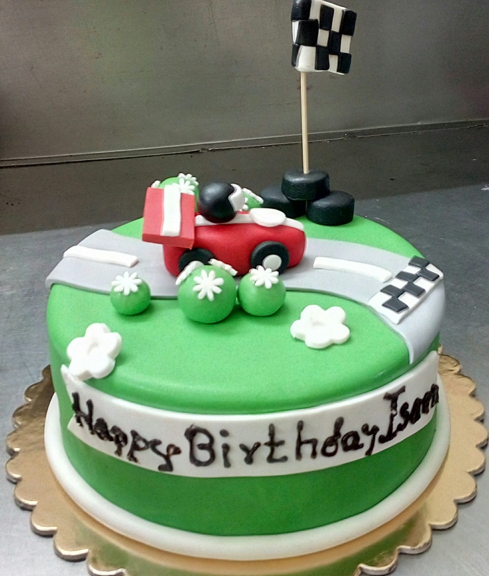 Cricket Game Theme Birthday Cake - Special Customized Cakes